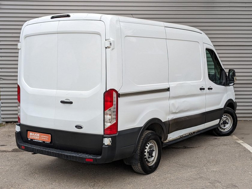 Курьер:Максим Князев марка: Ford модель: Transit номер: t 625 eh 797