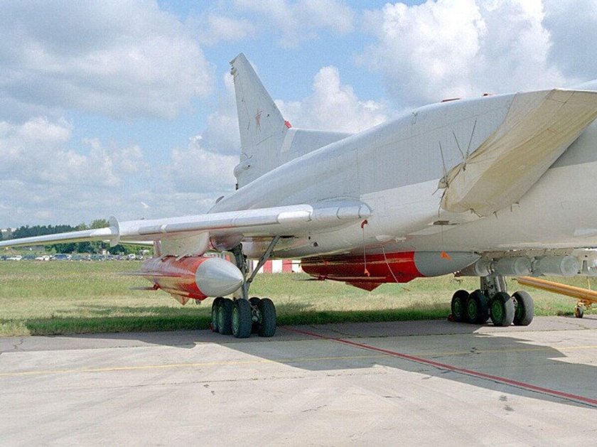 Ту-22м3м с ракетами х-32