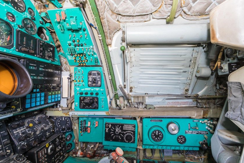 Кабина штурмана ту 22м3