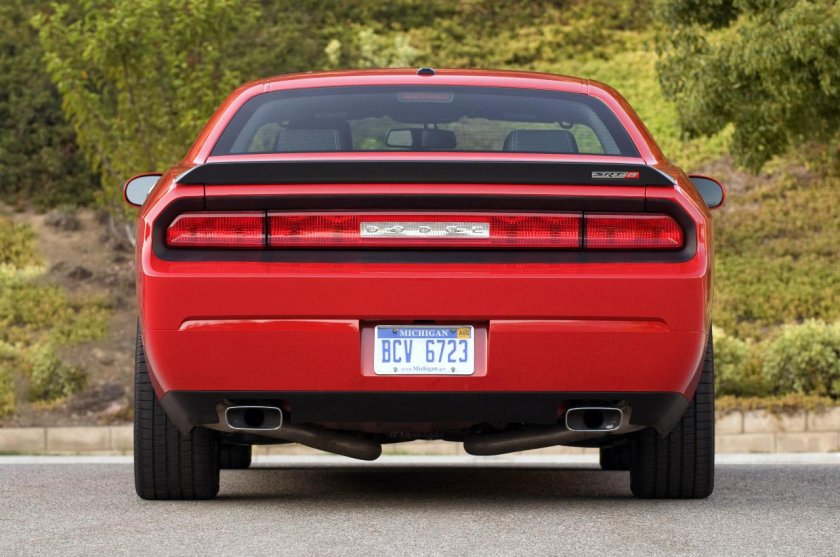 Dodge Challenger srt 2008