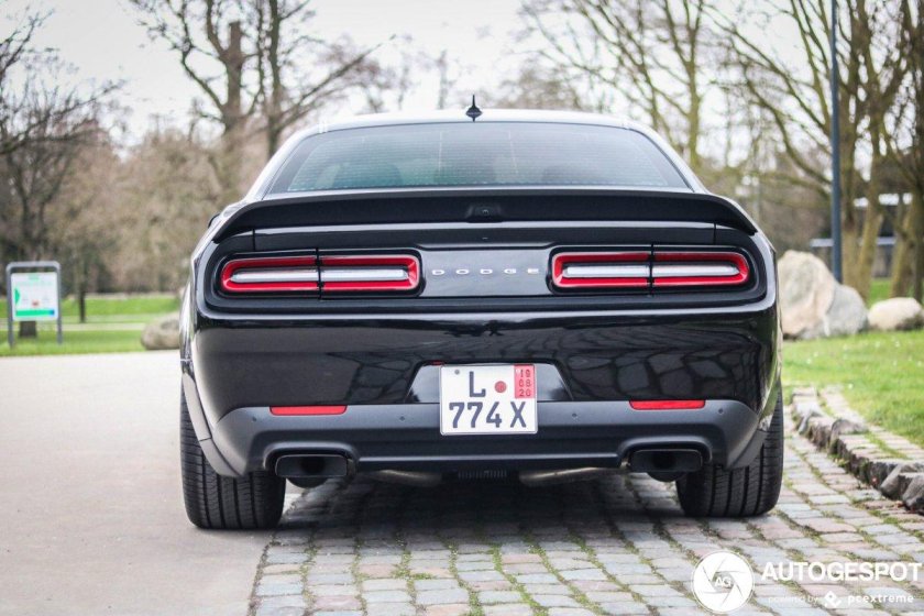 Dodge Challenger srt 2020