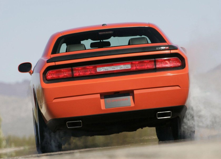 Dodge Challenger srt8 2008