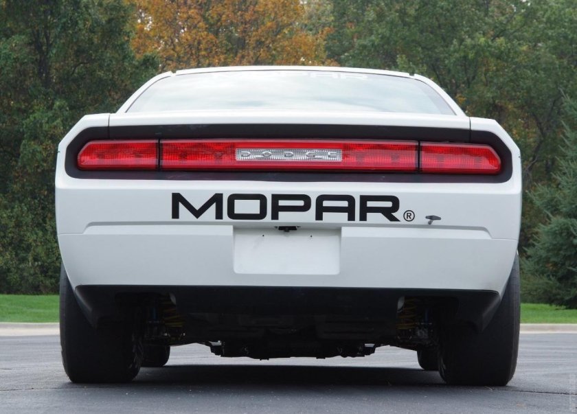 Dodge Challenger Mopar Drag Pak