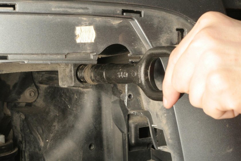 Фольксваген т5 буксировочный крюк