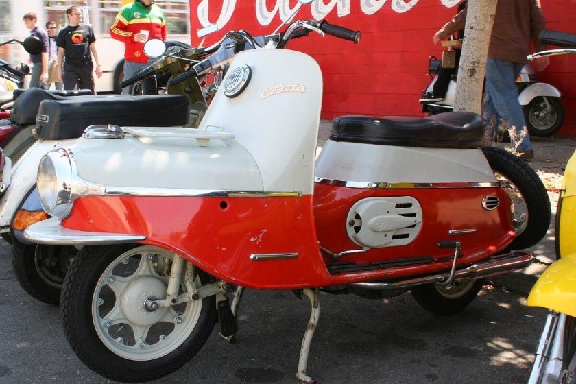 Мотороллер Чезета