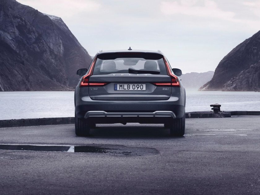 Volvo v90 Cross Country