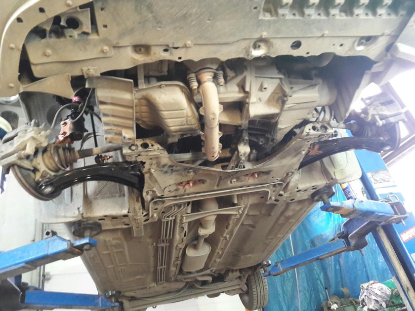 Днище Ниссан ноут е11