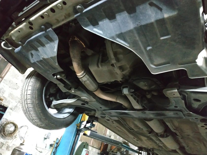 Лачетти седан снизу