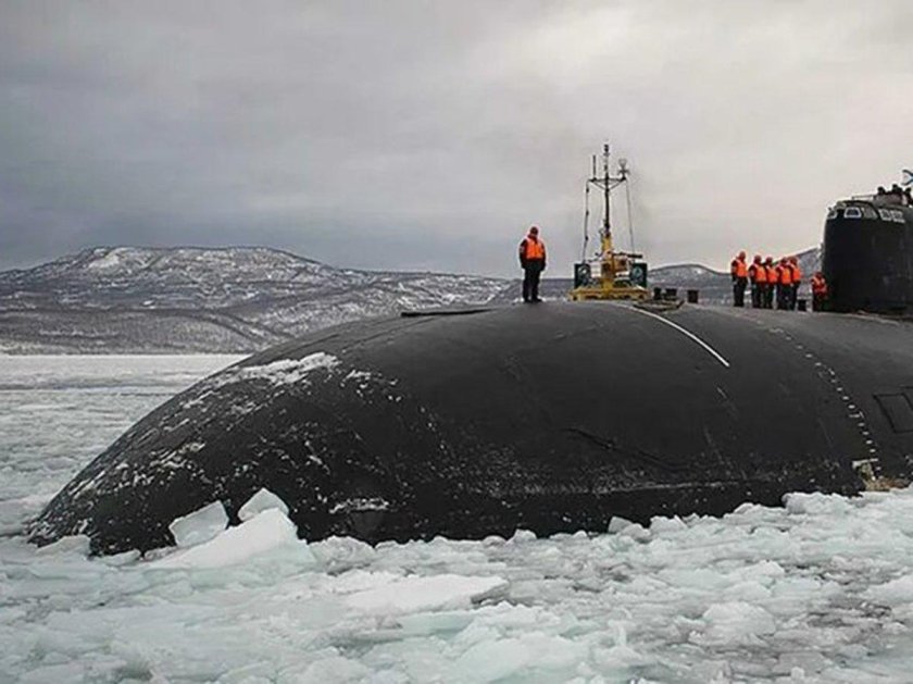 Атомная подводная лодка всплытие