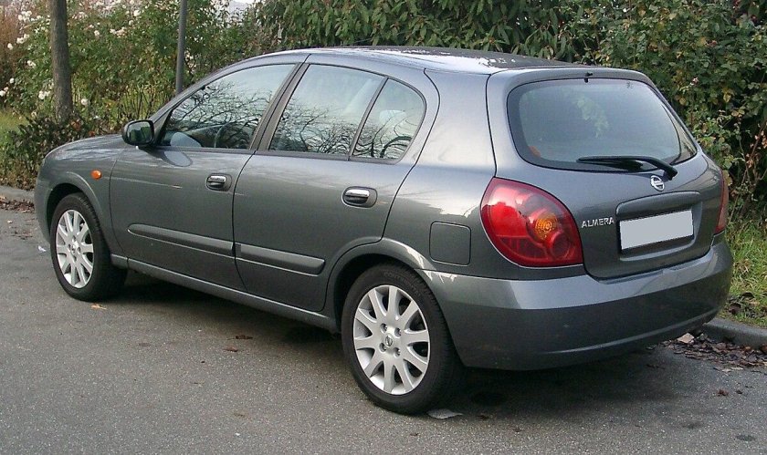 Nissan Almera II n16 хэтчбек