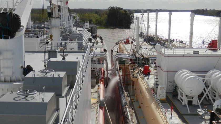 Кристоф де Манжери газовоз