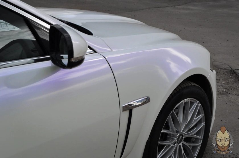 Белый ксералик