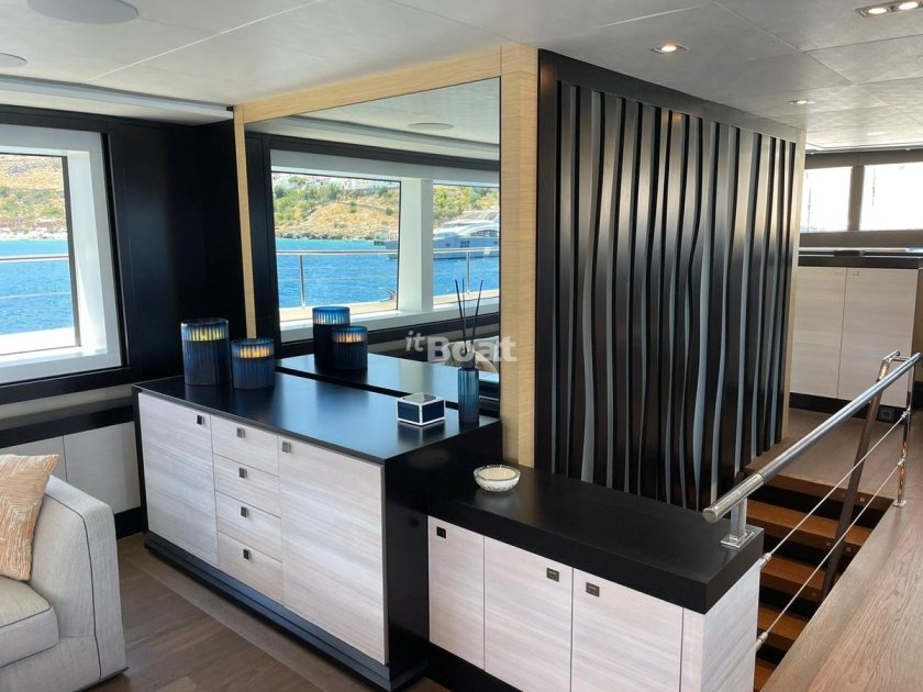 Парусная яхта