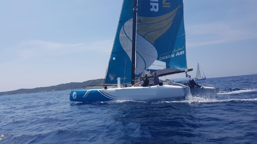 Тримаран macif