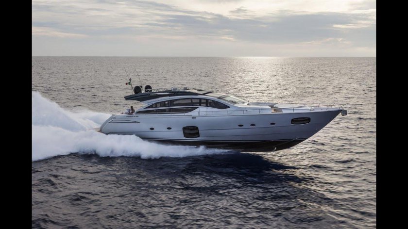 Яхта моторная Першинг