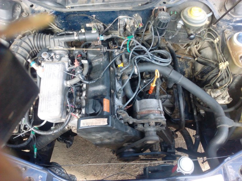 Мотор Ауди 100 2.0