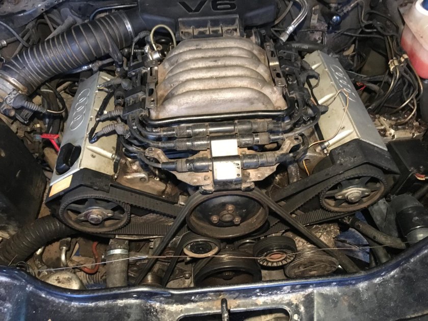 Ауди 100 2.8 мотор