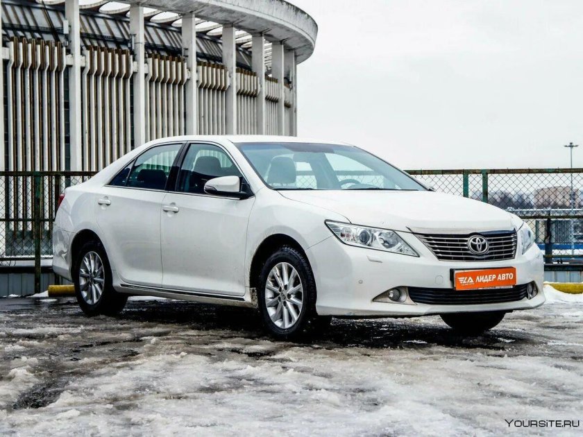 Toyota Camry VII xv50 2012