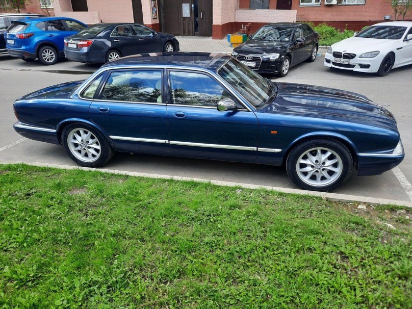 Автомобили Jaguar XJ из фильмов и сериалов