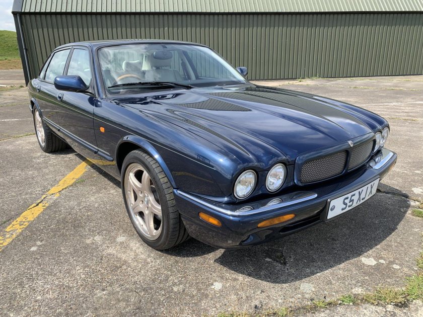 Ягуар XJR 1998