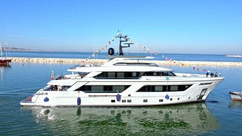 40 Метровая яхта