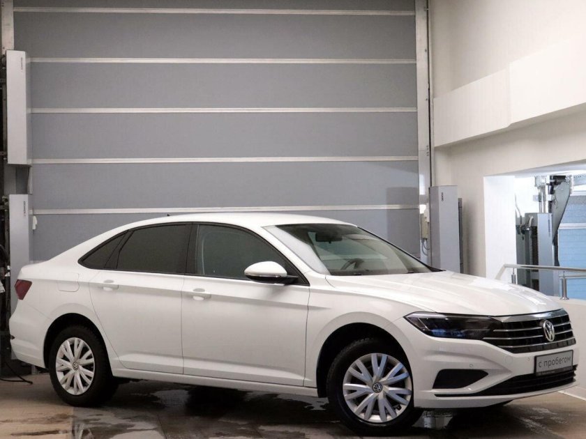 Jetta 7 белая с люком