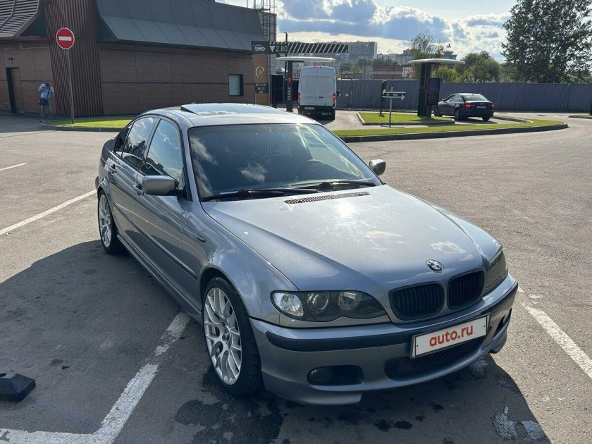 BMW 320i 2003