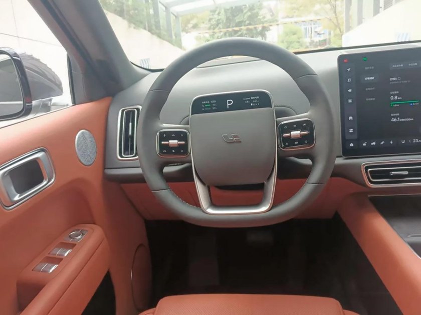 Китайская машина Lixiang l9