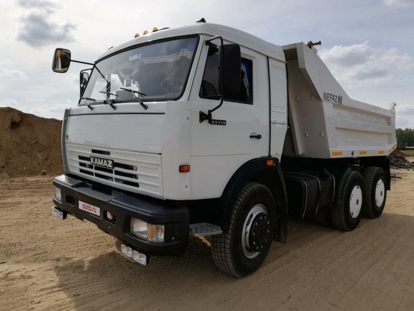 КАМАЗ 55111 белый