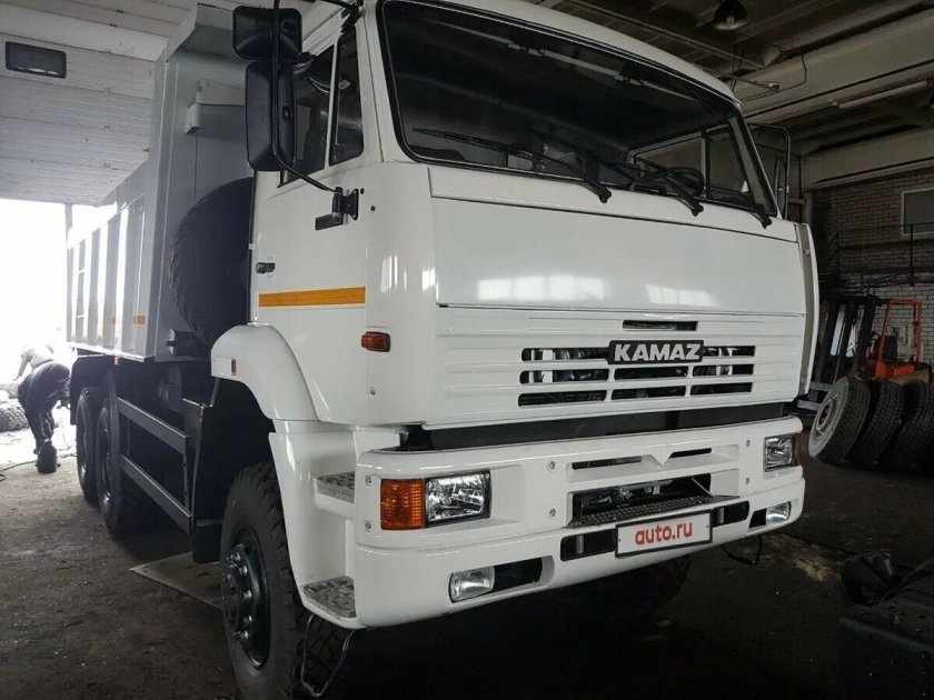 КАМАЗ 6520 белый