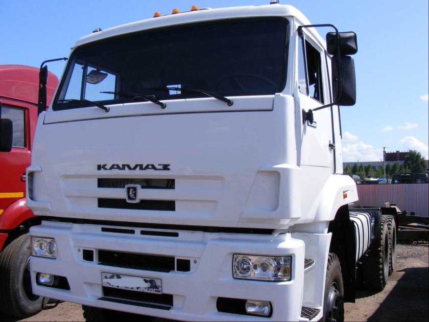 КАМАЗ 6520 седельный тягач