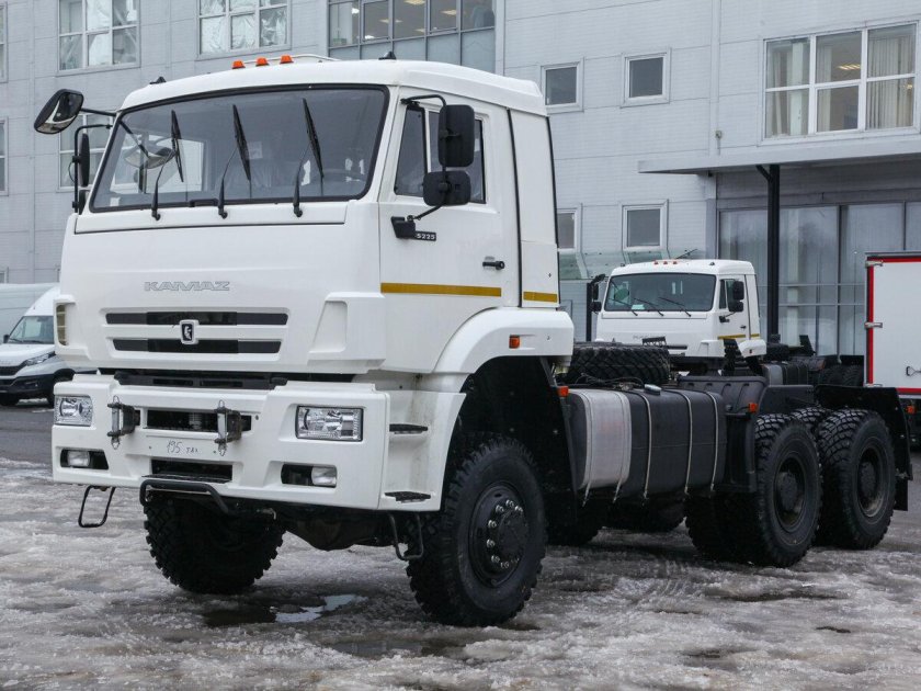 КАМАЗ-65225 седельный тягач