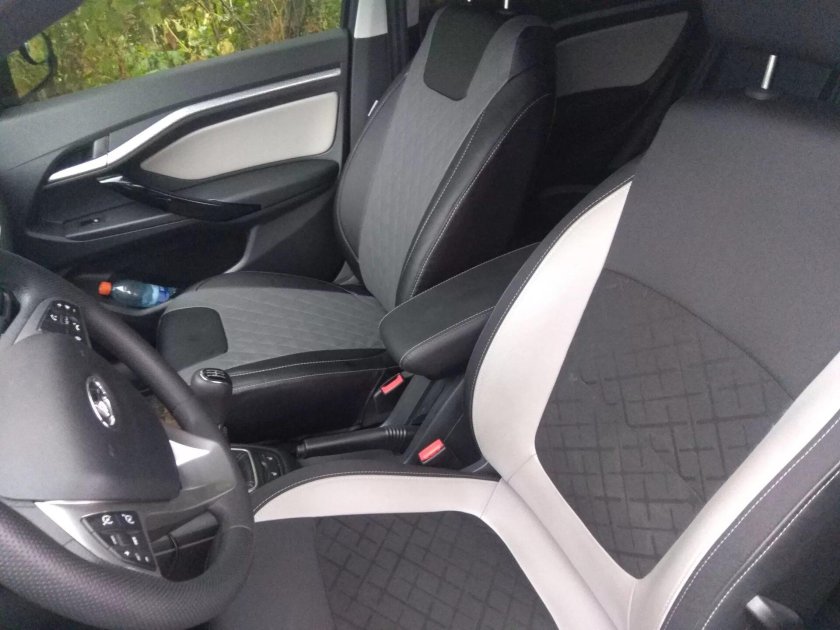 Чехлы Лада Веста св кросс