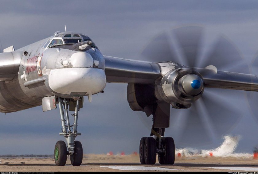 Бомбардировщик ту-95мс