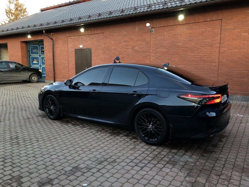 Camry 75 gr Sport Black