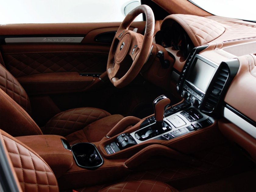 Порше Кайен коричневый салон