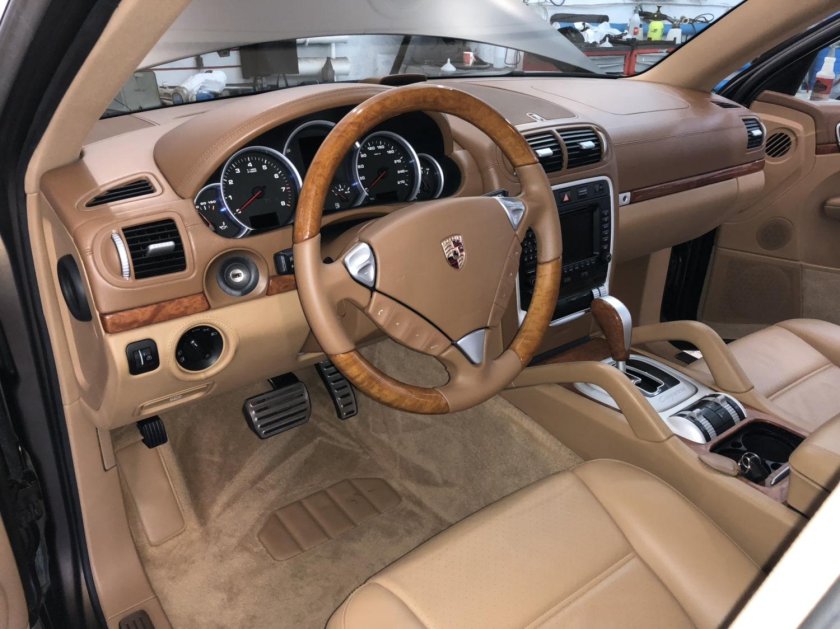 Porsche Cayenne 2013 салон
