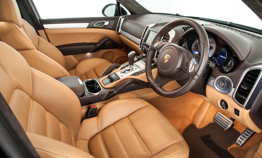 Porsche Cayenne 2012 салон