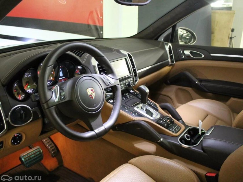 Porsche Cayenne 958 салон