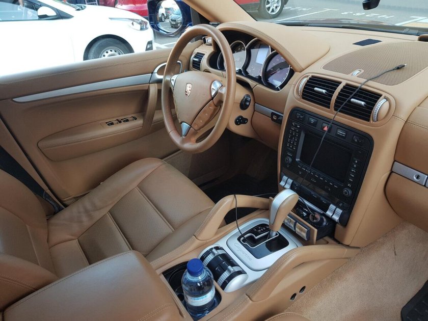 Порше Кайен 2008 салон