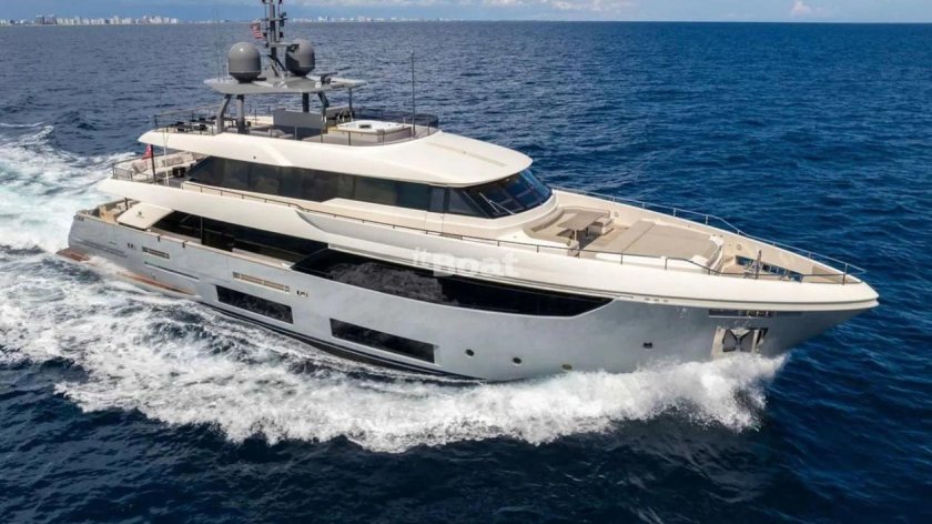 Custom line navetta 33