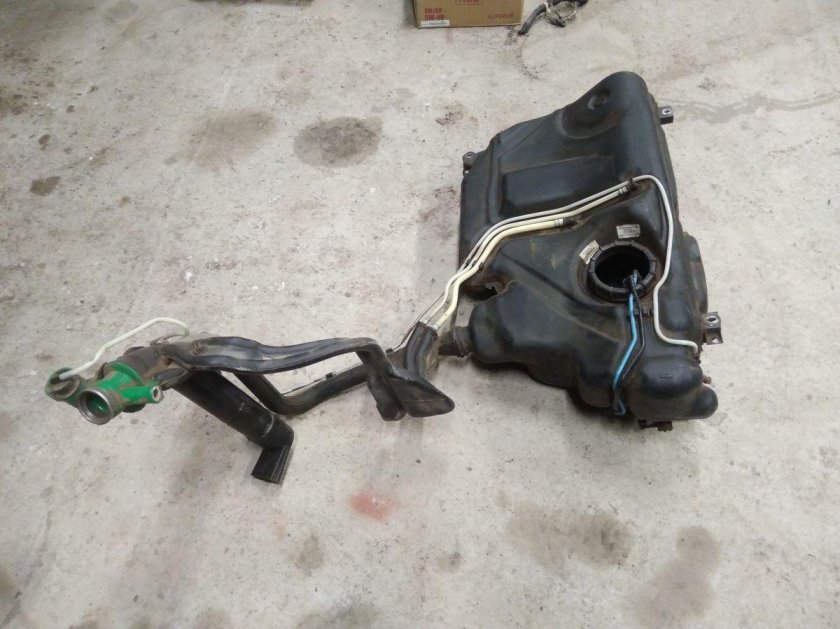 Бензин бак у запароже