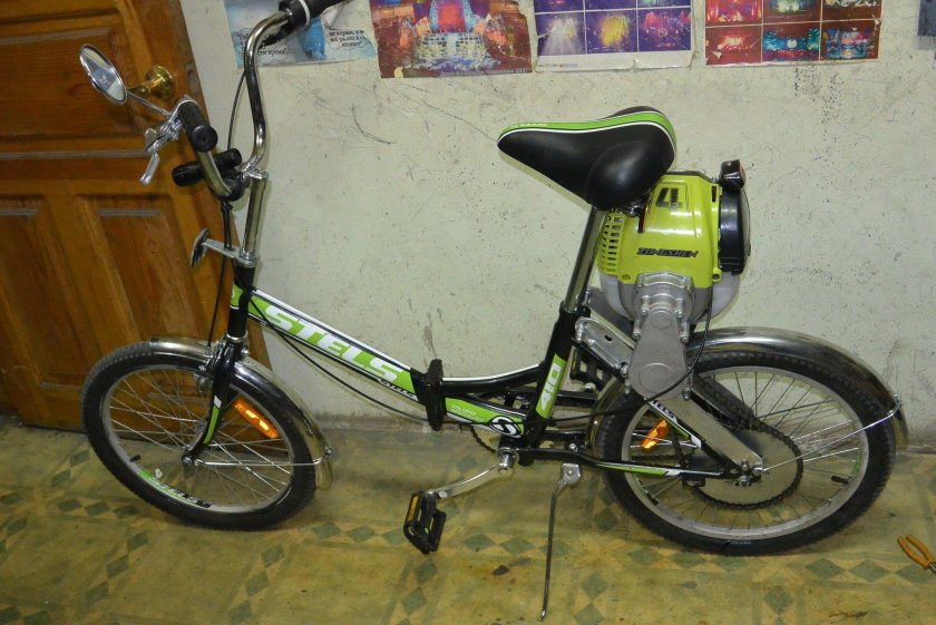 Мотовелосипед с 4т мотором