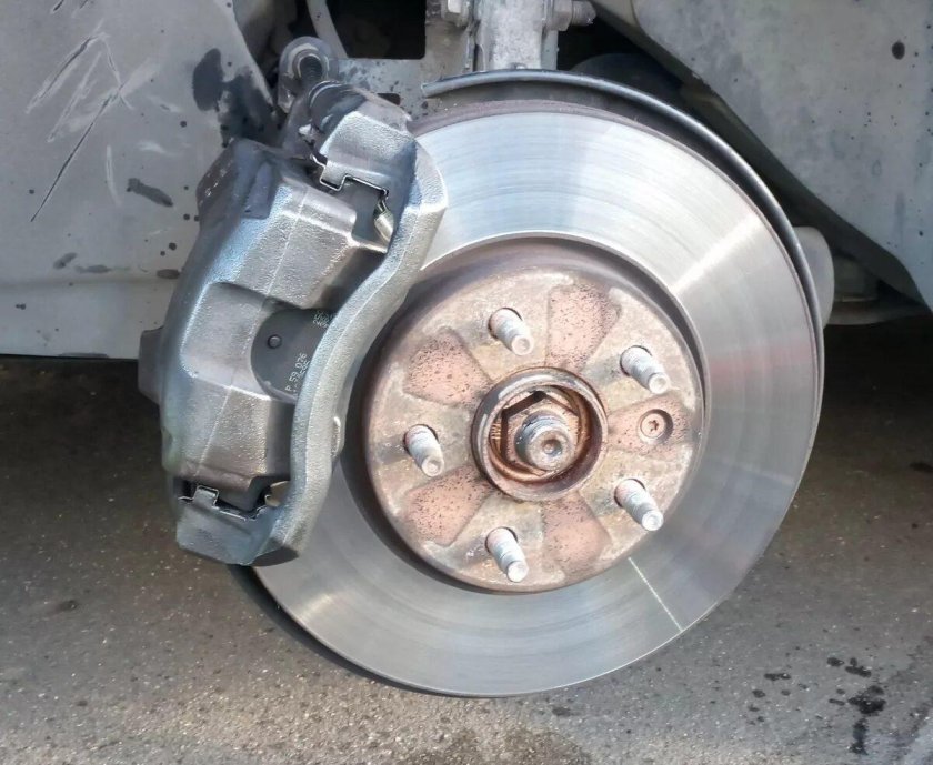 Задний суппорт Шевроле Круз 1.8