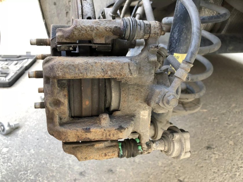 Суппорт Шевроле Круз 1.6