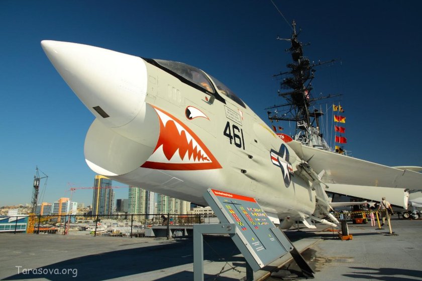 Авианосец музей в Нью-Йорке