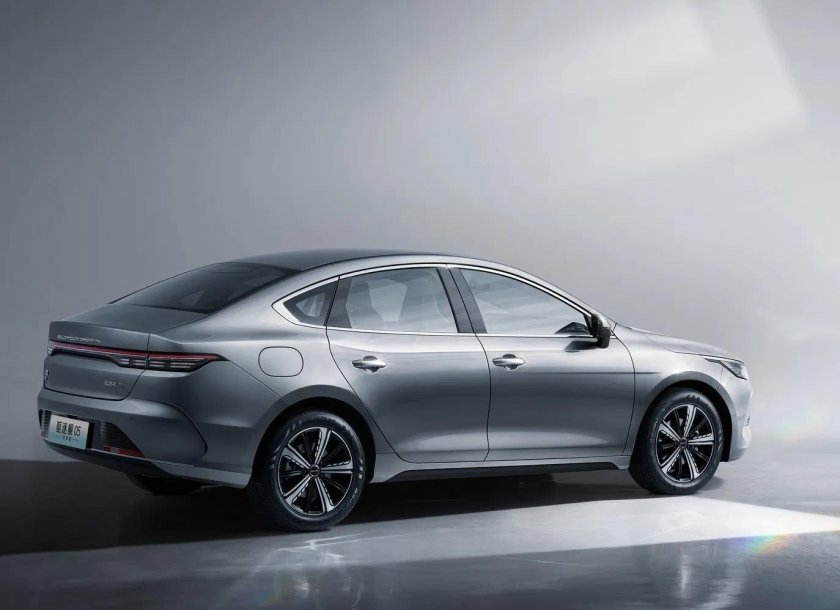 Byd chazor 05 dmi (гибрид)