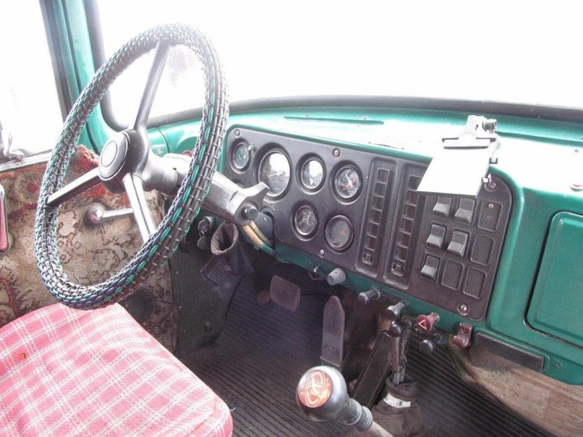 ЗИЛ 130 салон