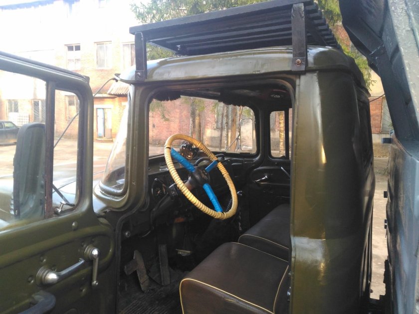 ЗИЛ ММЗ 555 салон