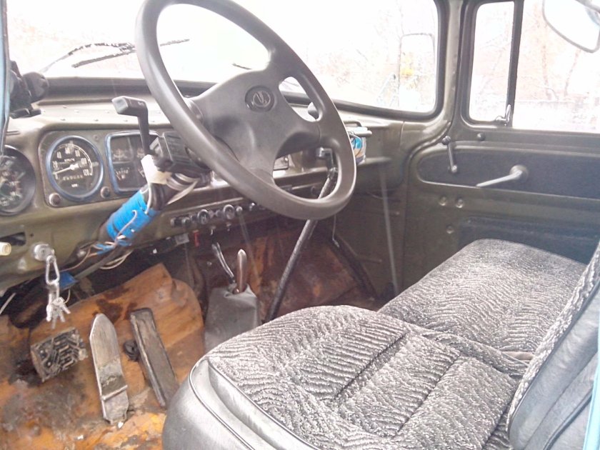 ЗИЛ 131 салон